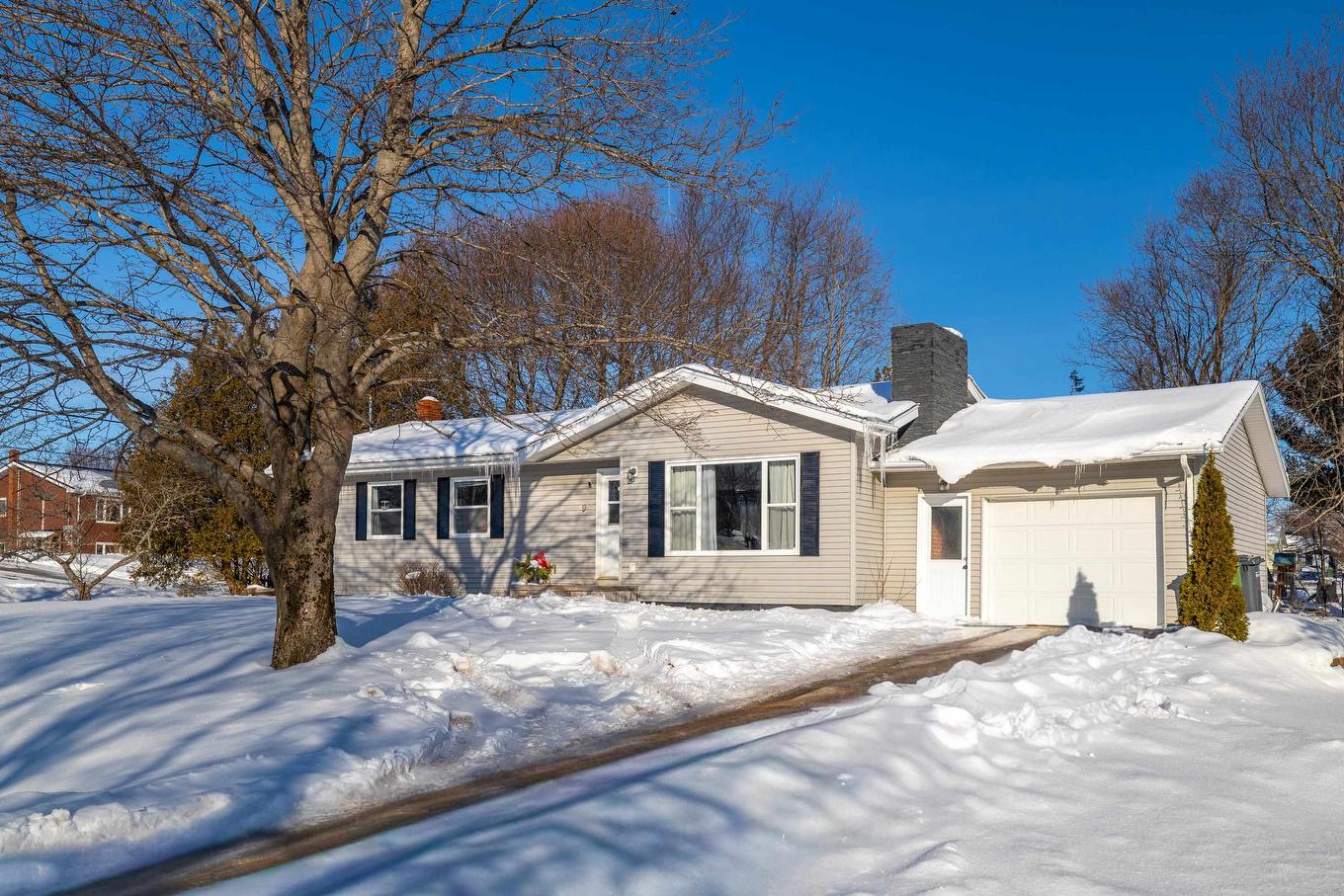 9 Eliot Drive, Cornwall, PE