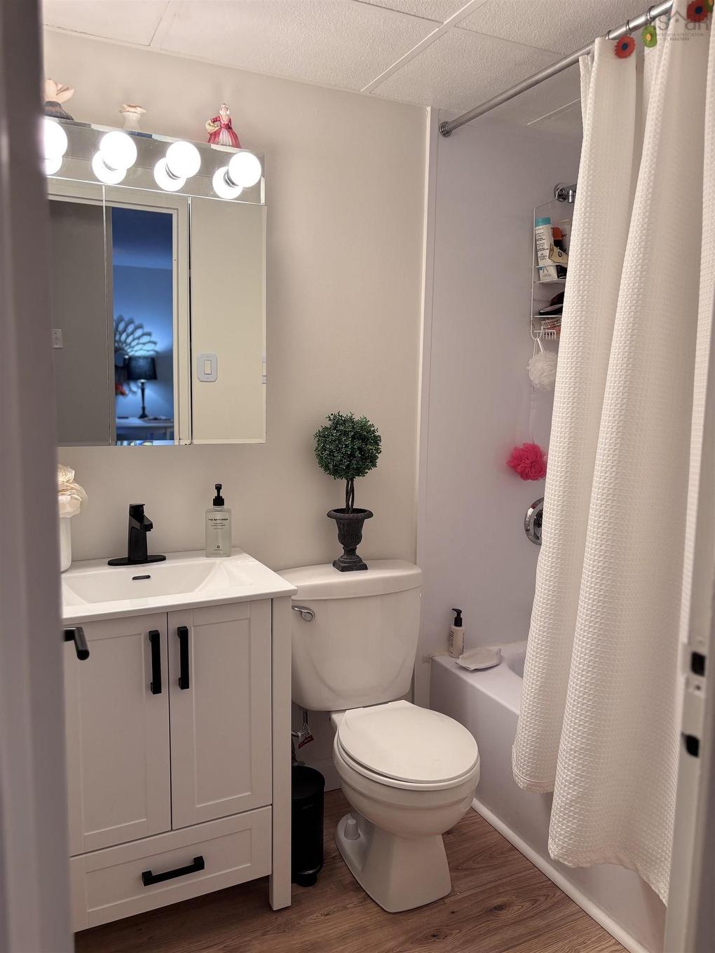 1002 5572 North Ridge Road, Halifax, NS