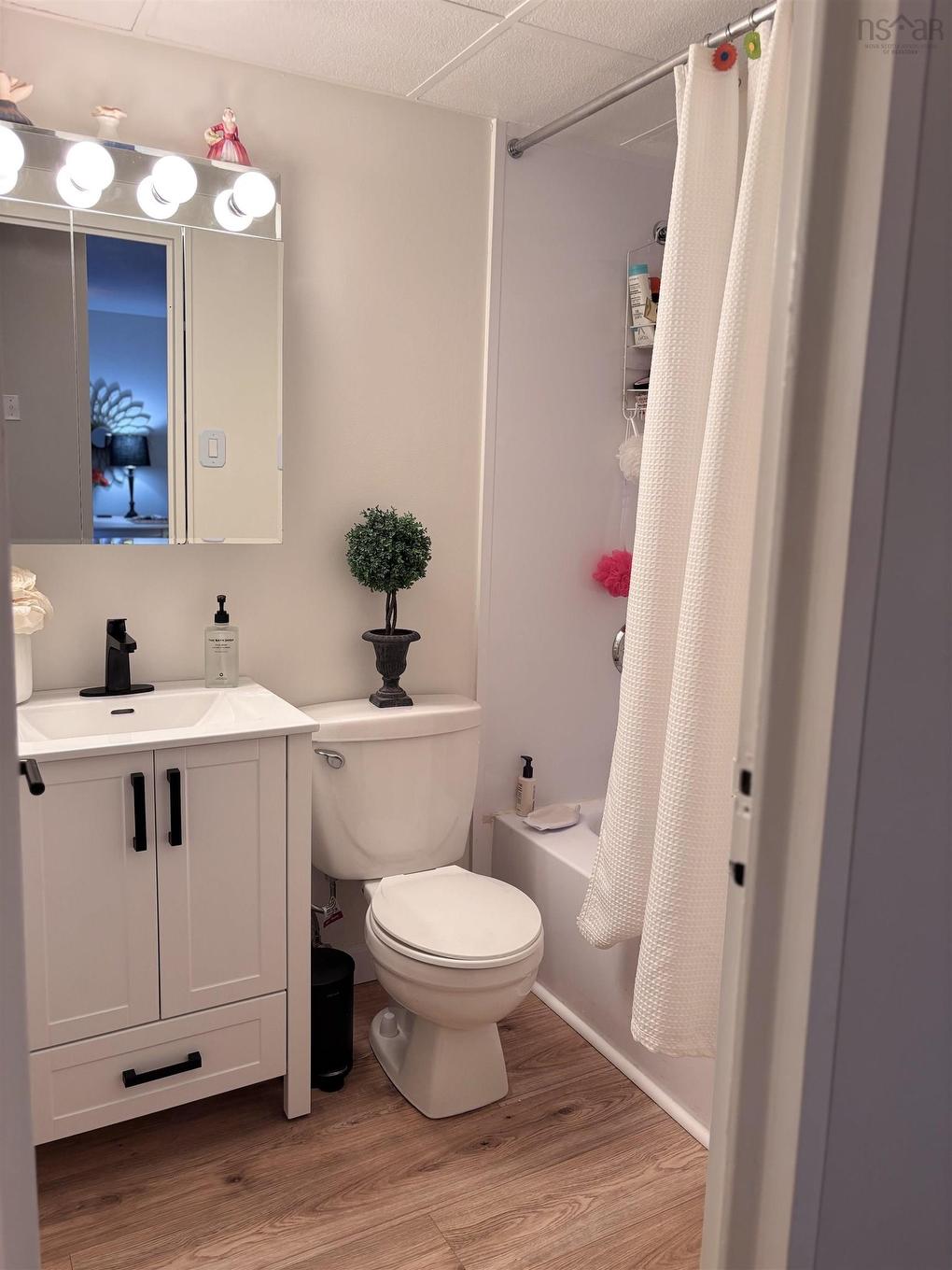 1002 5572 North Ridge Road, Halifax, NS