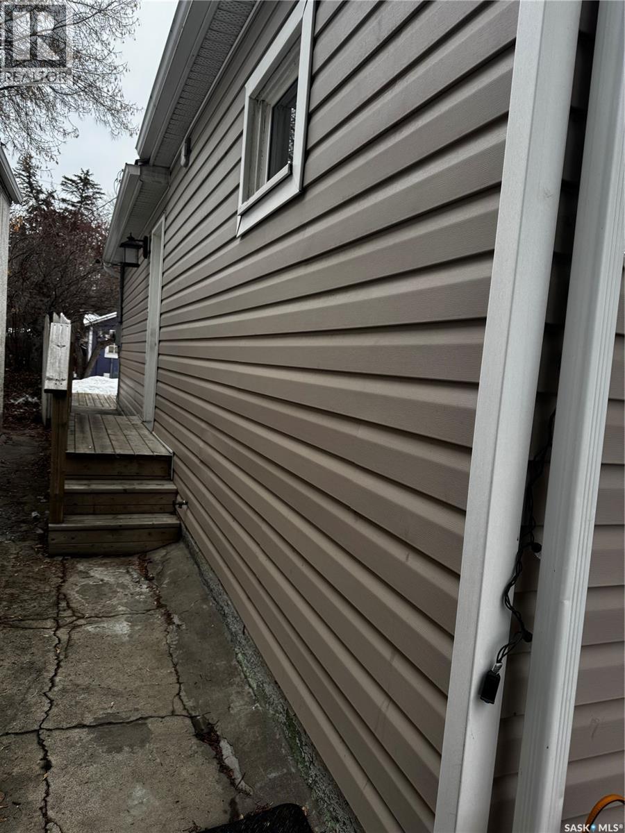 916 4Th Avenue N, Saskatoon, SK - Outdoor