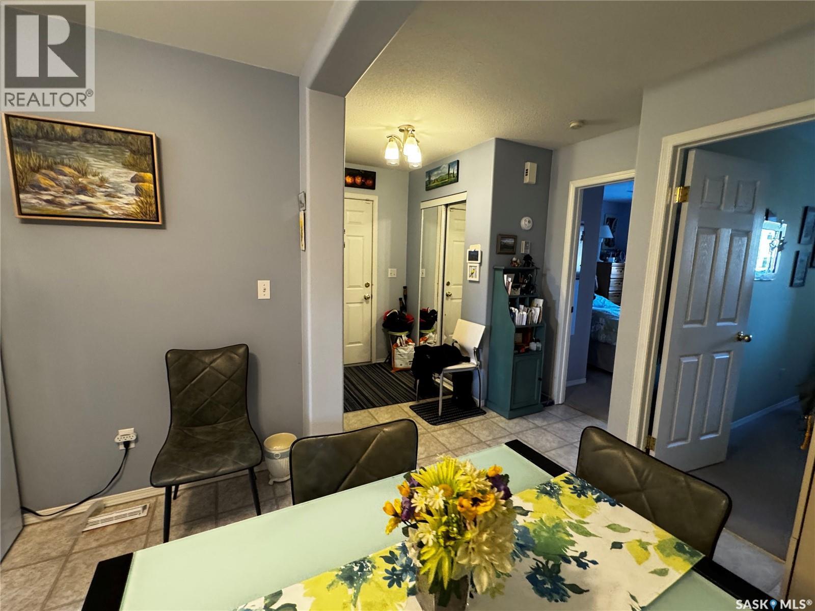 916 4Th Avenue N, Saskatoon, SK - Indoor Photo Showing Dining Room