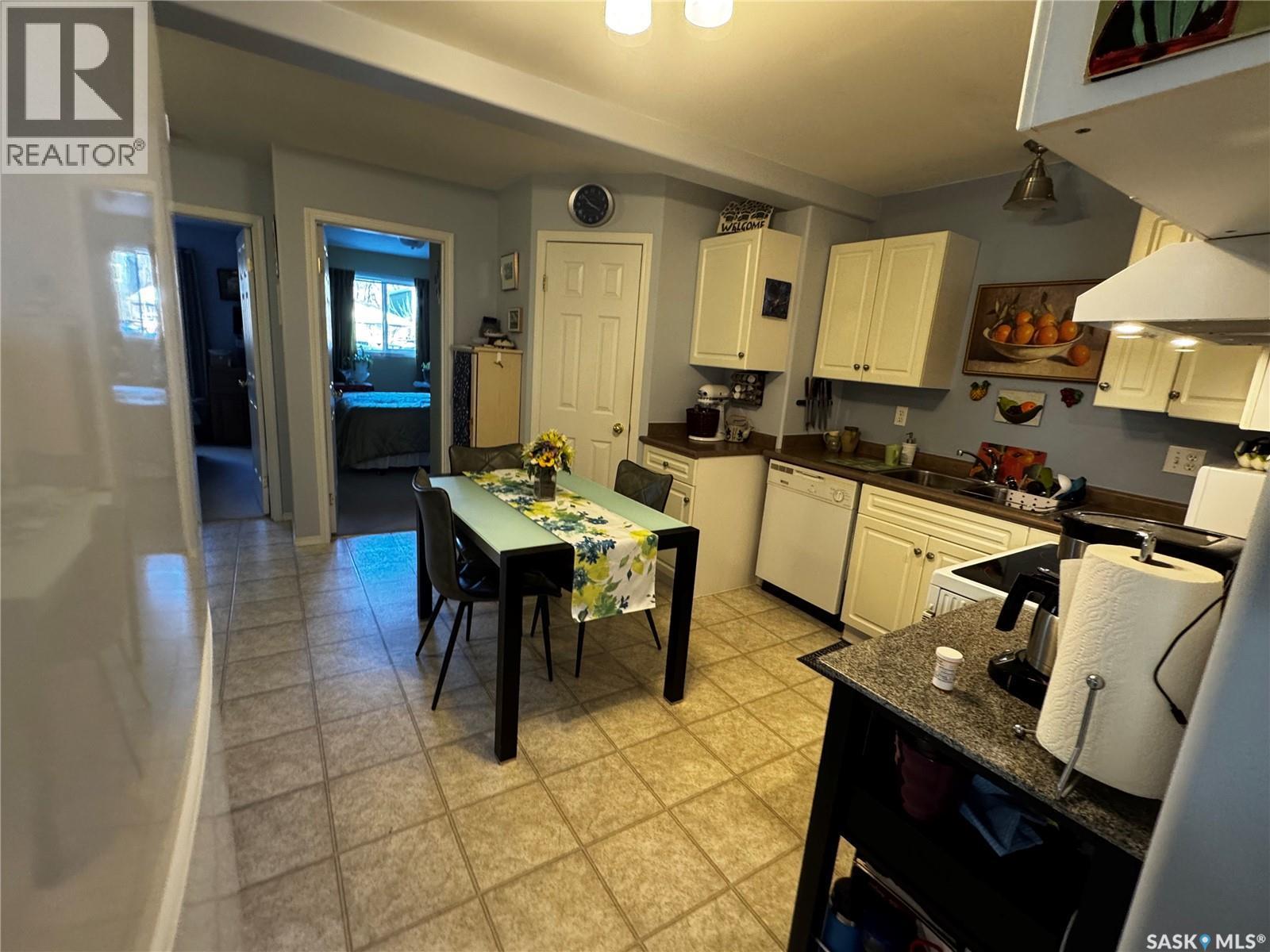 916 4Th Avenue N, Saskatoon, SK - Indoor Photo Showing Other Room