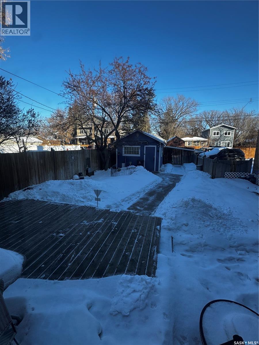 916 4Th Avenue N, Saskatoon, SK - Outdoor With Backyard