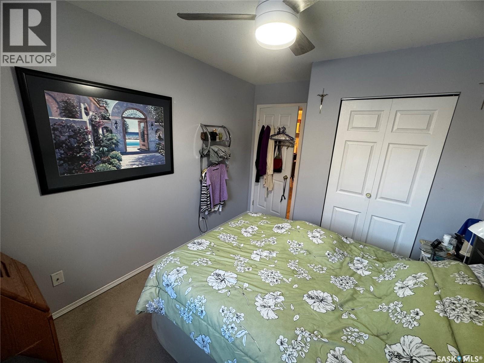 916 4Th Avenue N, Saskatoon, SK - Indoor Photo Showing Bedroom