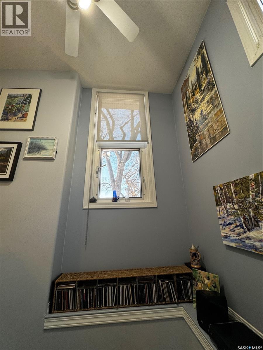 916 4Th Avenue N, Saskatoon, SK - Indoor Photo Showing Other Room