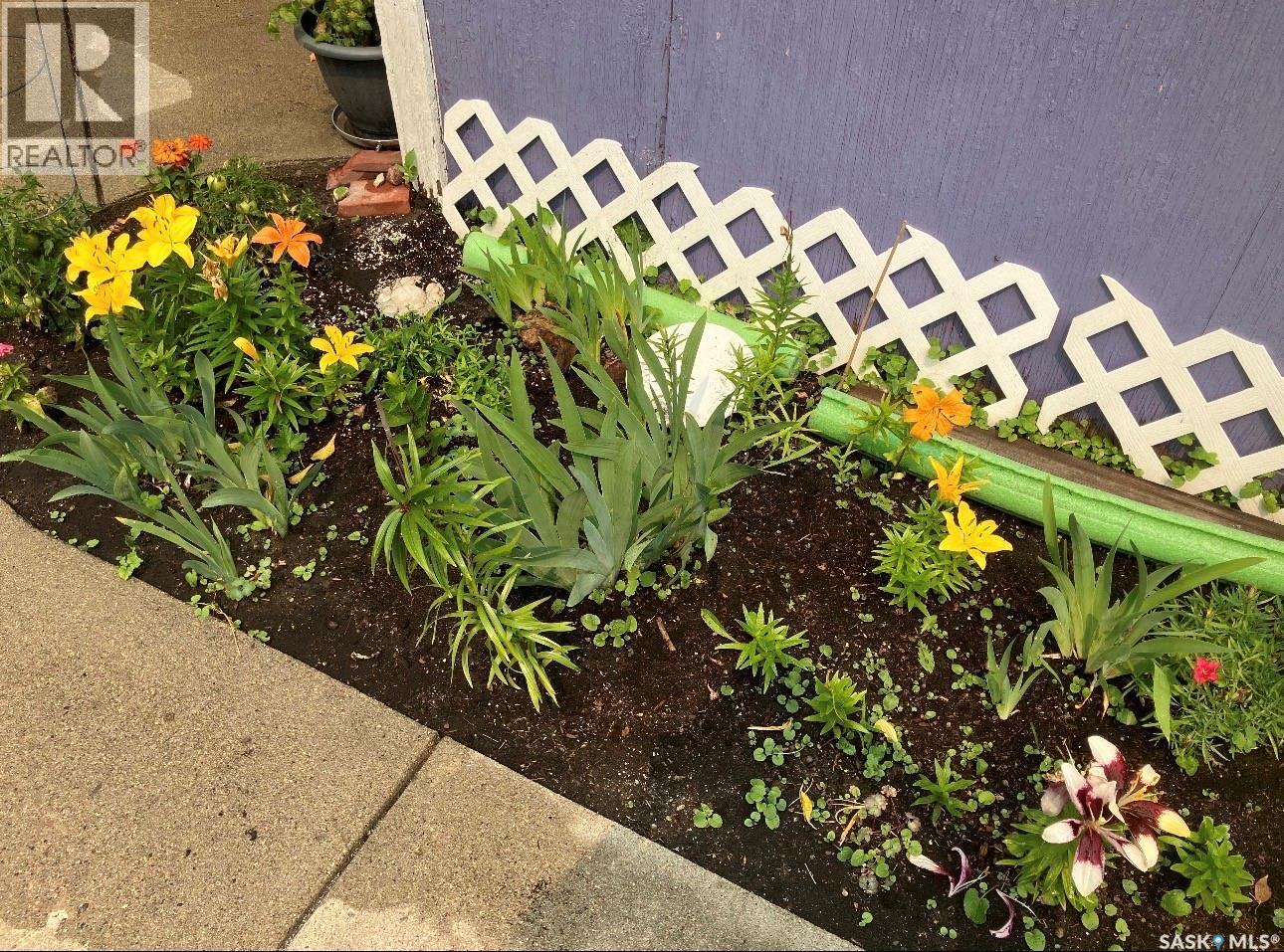 916 4Th Avenue N, Saskatoon, SK - Outdoor