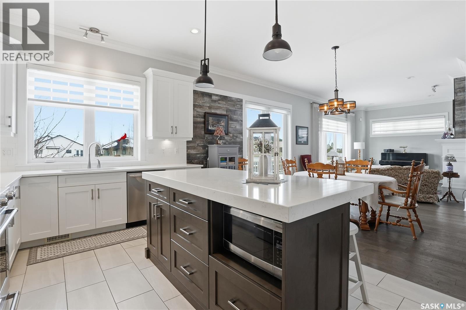 29 115 Meadows Boulevard, Saskatoon, SK - Indoor Photo Showing Kitchen With Upgraded Kitchen
