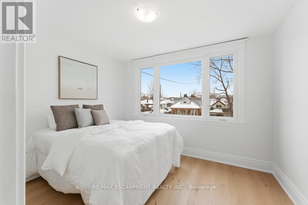 63 Argyle Avenue, Hamilton, ON - Indoor Photo Showing Bedroom