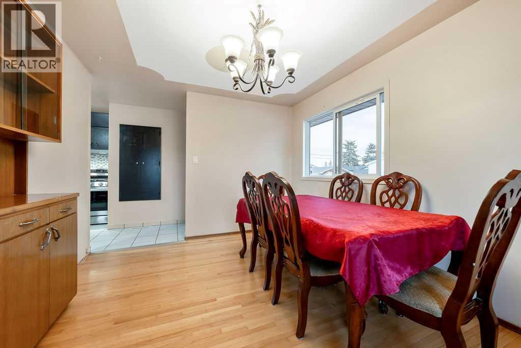 9136 Allison Drive Se, Calgary, AB - Indoor Photo Showing Other Room
