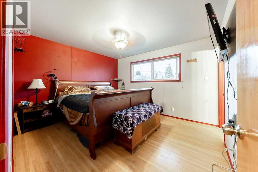 9136 Allison Drive Se, Calgary, AB - Indoor Photo Showing Bathroom