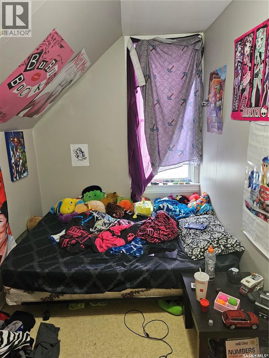1130 Angus Street, Regina, SK - Indoor Photo Showing Bedroom