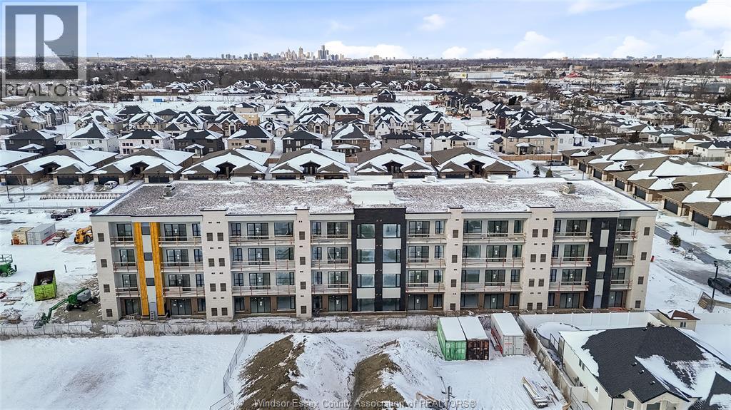 595 Lilymac Unit# 112, Windsor, ON - Outdoor With Facade