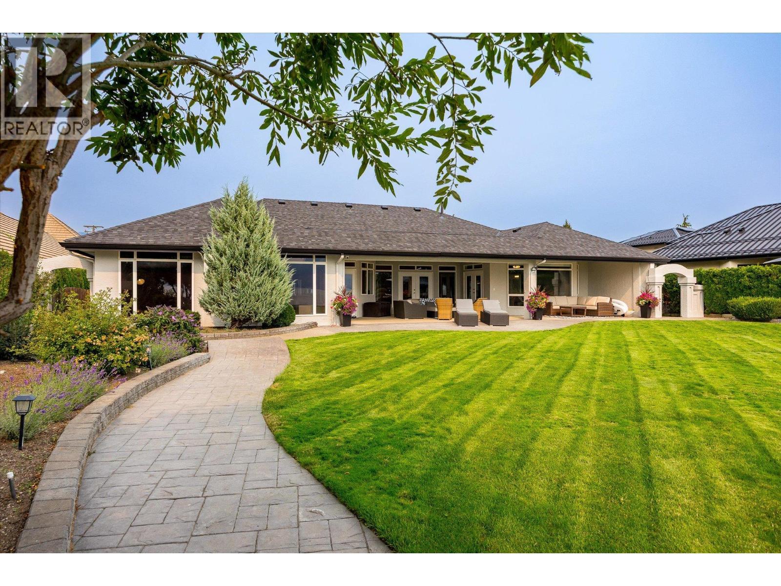 2577 Whitworth Road, West Kelowna, BC - Outdoor