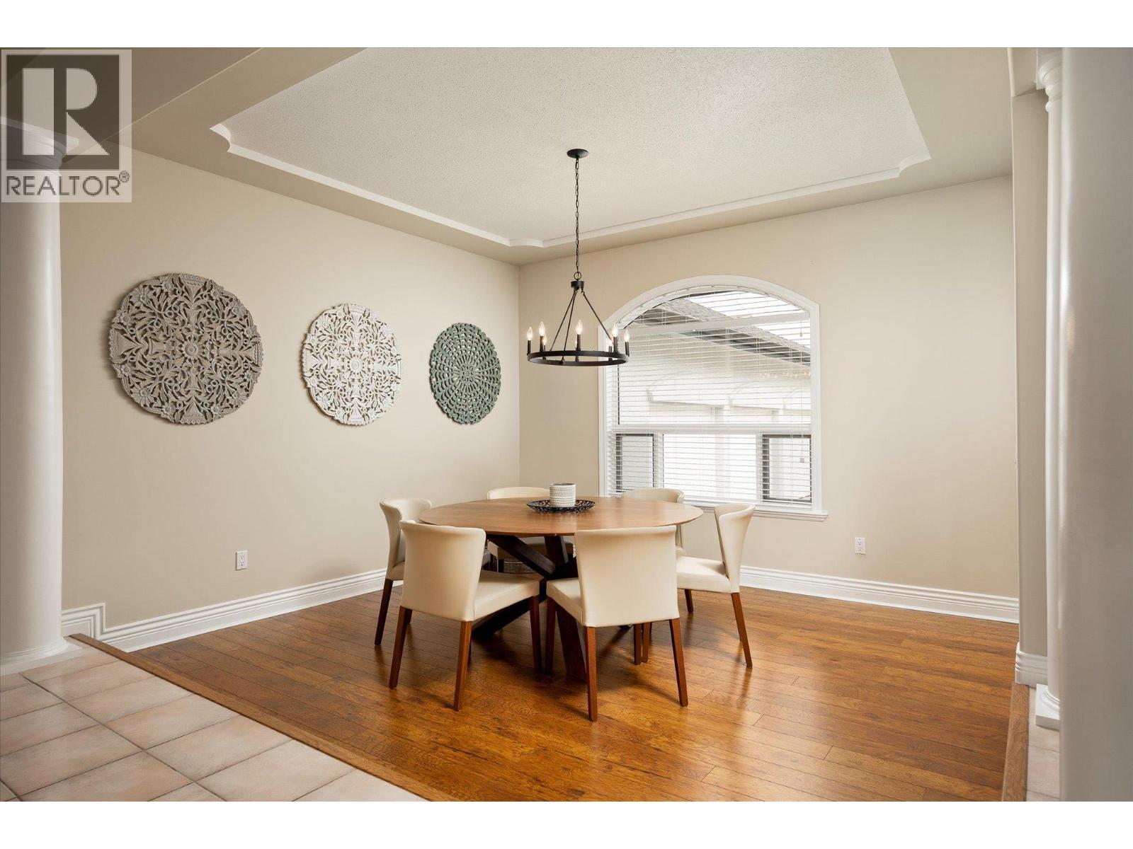 2577 Whitworth Road, West Kelowna, BC - Indoor Photo Showing Dining Room