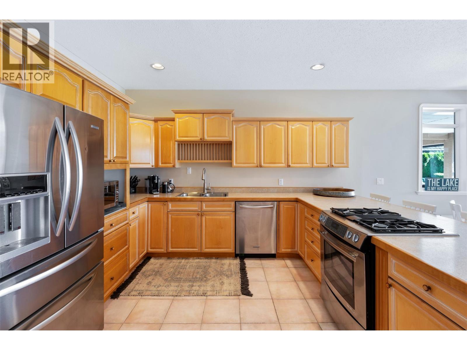 2577 Whitworth Road, West Kelowna, BC - Indoor Photo Showing Kitchen With Double Sink
