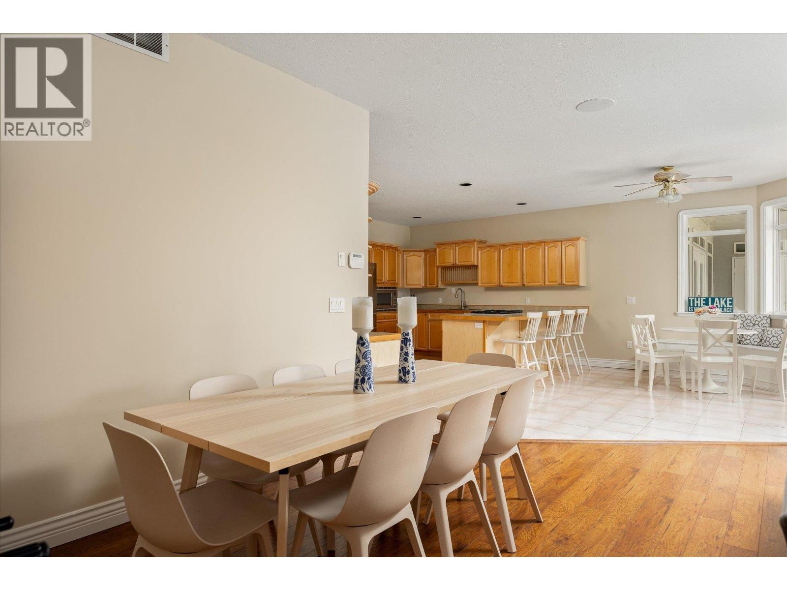 2577 Whitworth Road, West Kelowna, BC - Indoor Photo Showing Dining Room