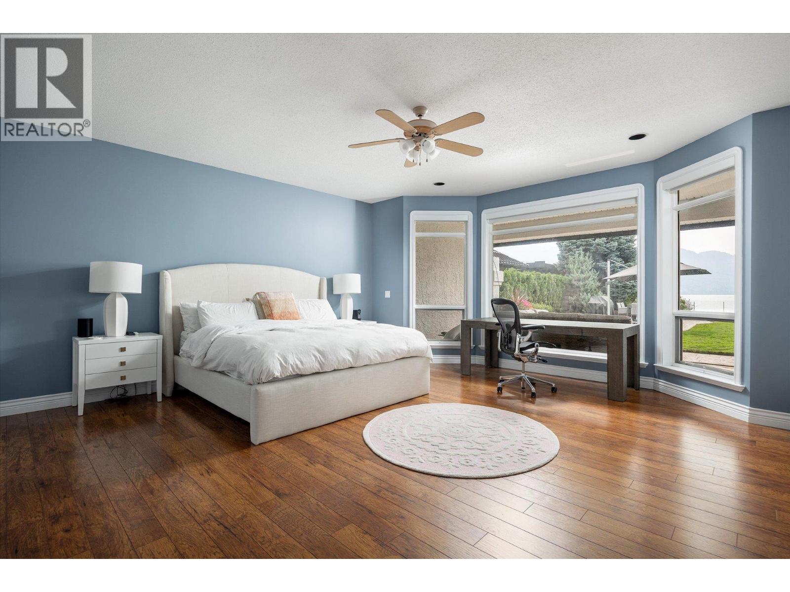 2577 Whitworth Road, West Kelowna, BC - Indoor Photo Showing Bedroom