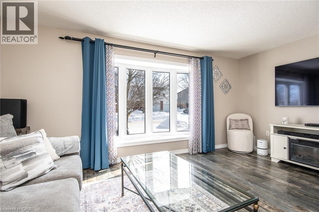 34 Sacha Road, Cambridge, ON - Indoor Photo Showing Other Room