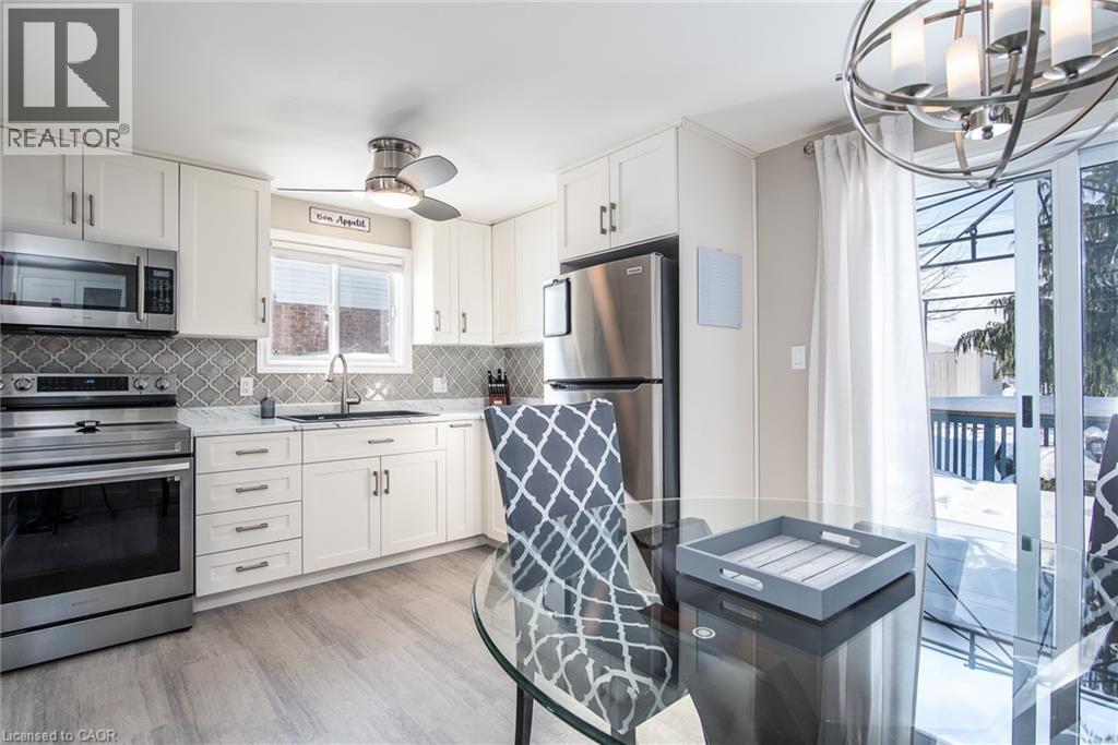 34 Sacha Road, Cambridge, ON - Indoor Photo Showing Kitchen
