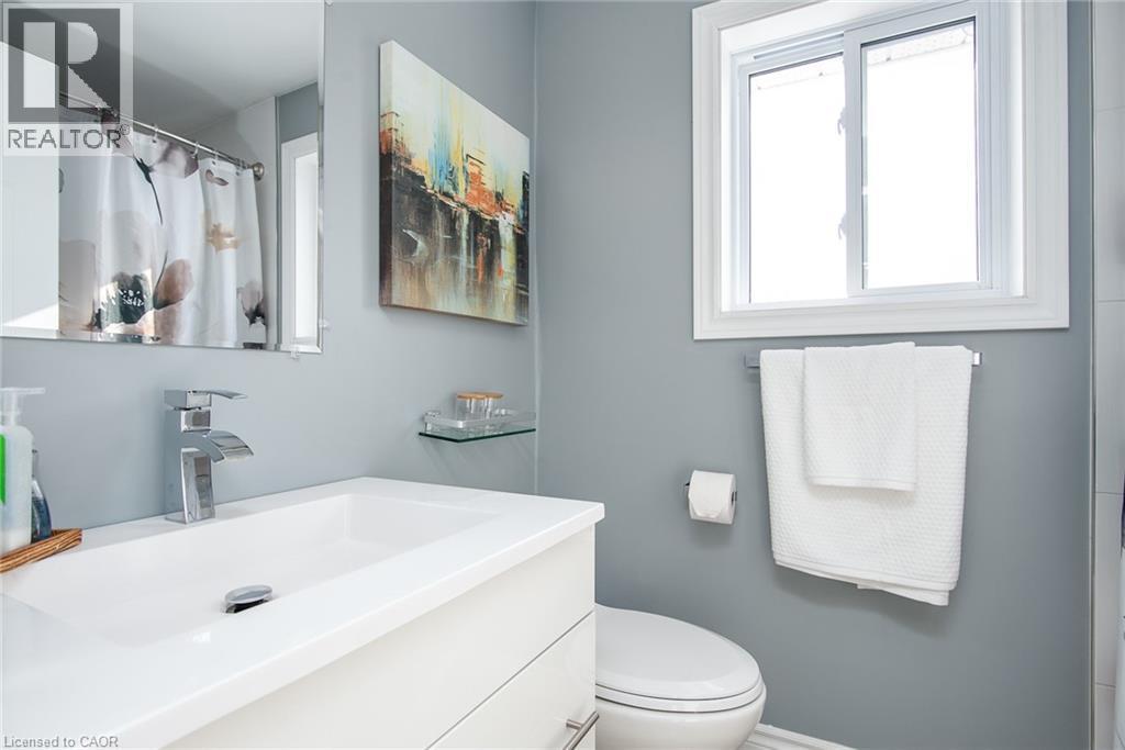 34 Sacha Road, Cambridge, ON - Indoor Photo Showing Bathroom