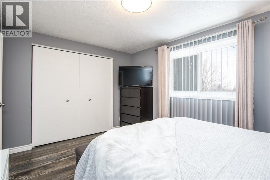 34 Sacha Road, Cambridge, ON - Indoor Photo Showing Bedroom