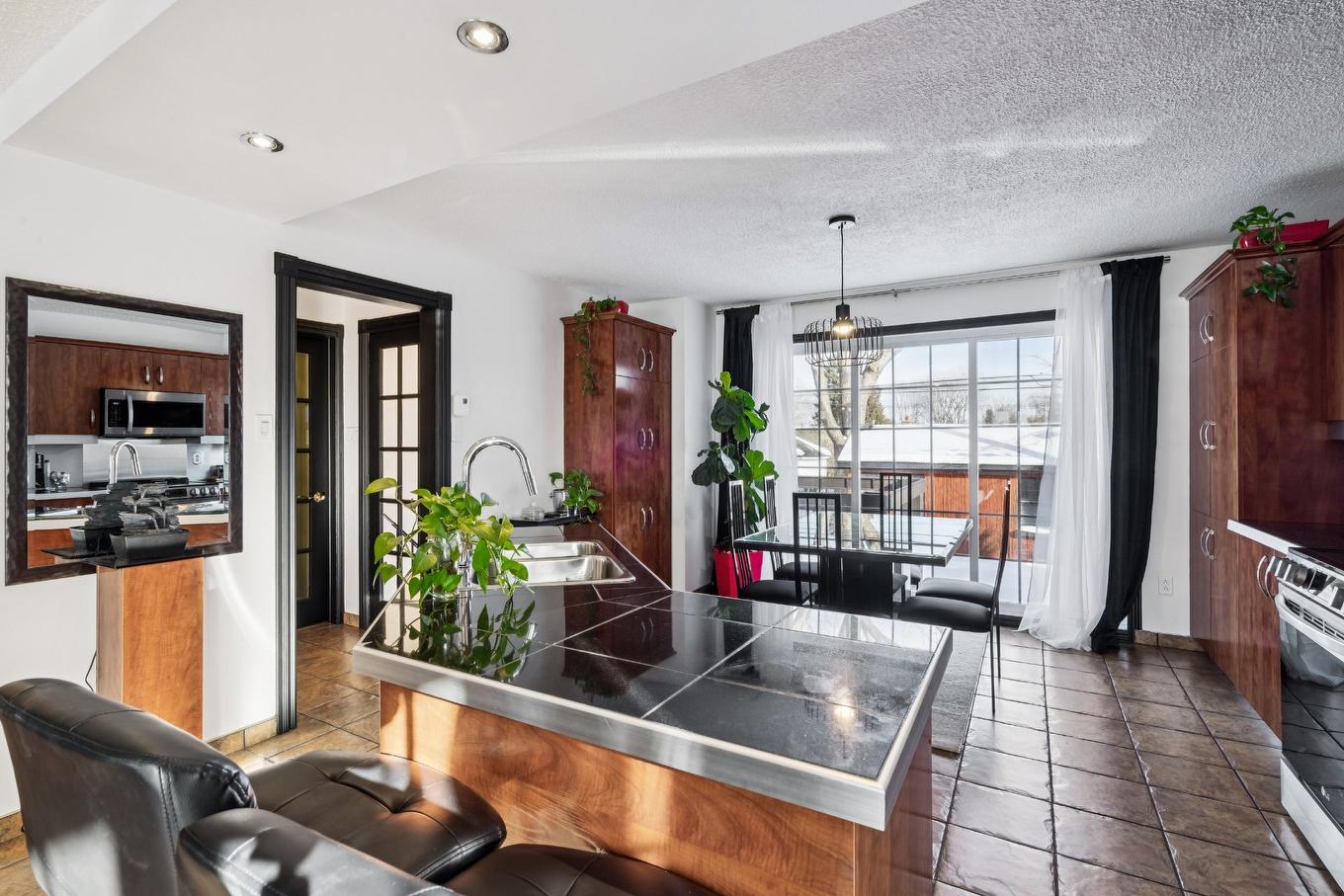 Cuisine - 5915 Rue Vieni, Brossard, QC - Indoor Photo Showing Kitchen