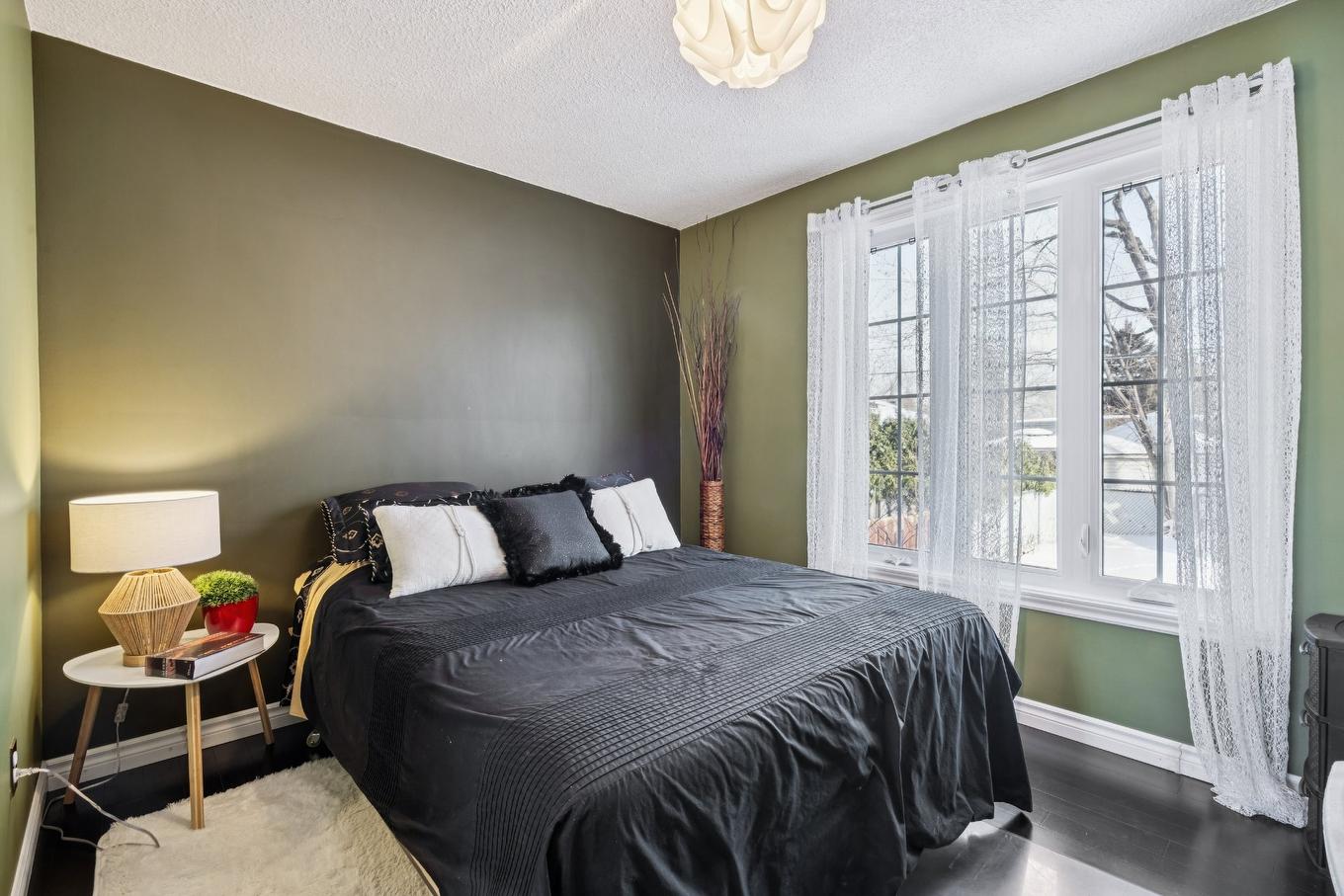 Chambre à coucher - 5915 Rue Vieni, Brossard, QC - Indoor Photo Showing Bedroom