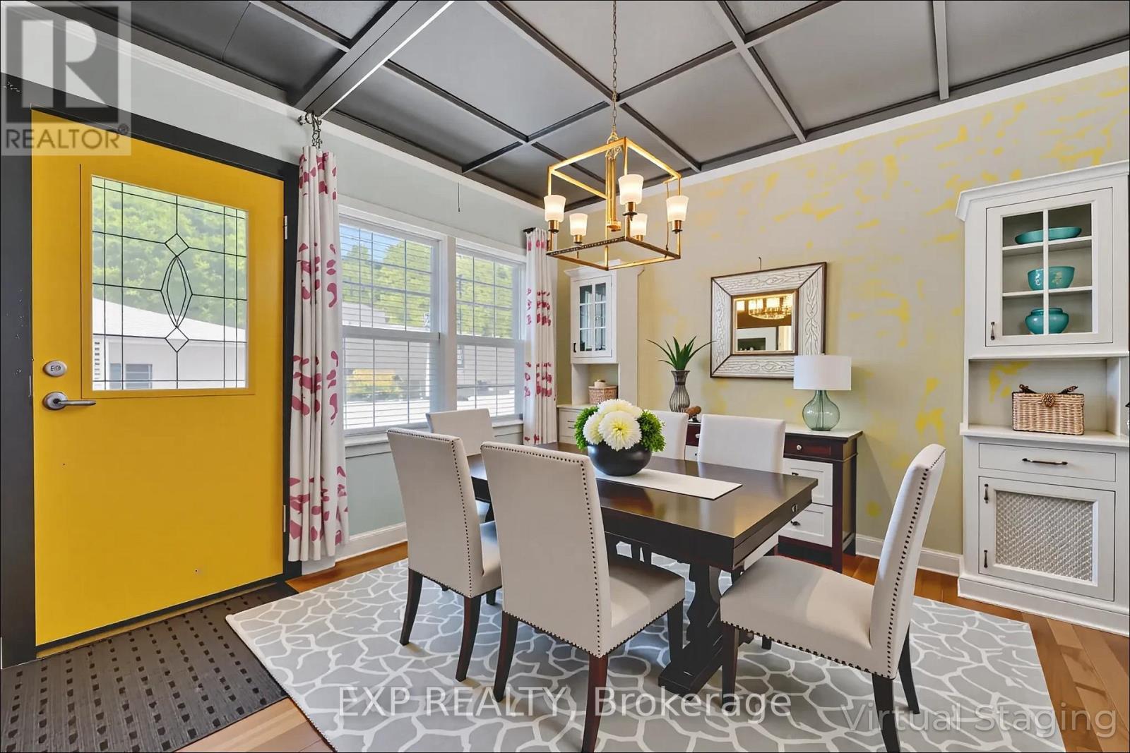 82 Kehl Street, Kitchener, ON - Indoor Photo Showing Dining Room