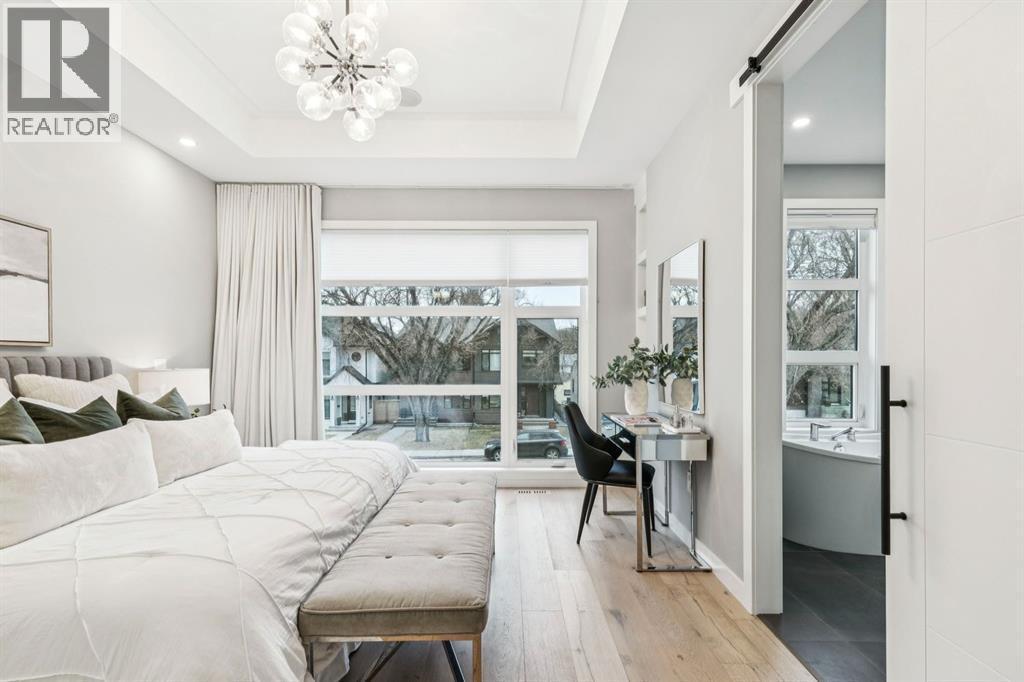 2918 6 Avenue Nw, Calgary, AB - Indoor Photo Showing Bedroom