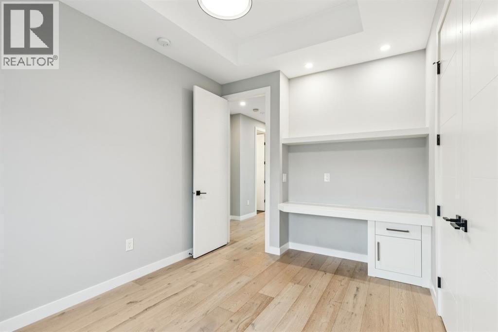 2918 6 Avenue Nw, Calgary, AB - Indoor Photo Showing Other Room