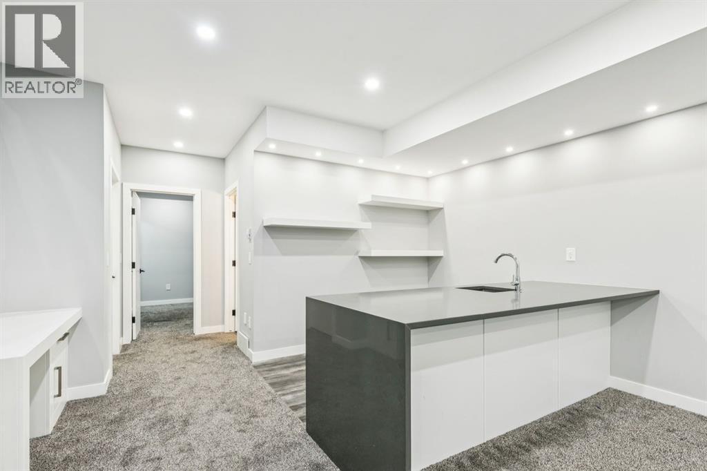 2918 6 Avenue Nw, Calgary, AB - Indoor