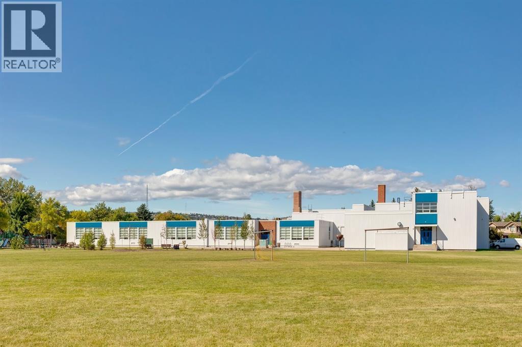 2918 6 Avenue Nw, Calgary, AB - Outdoor With View