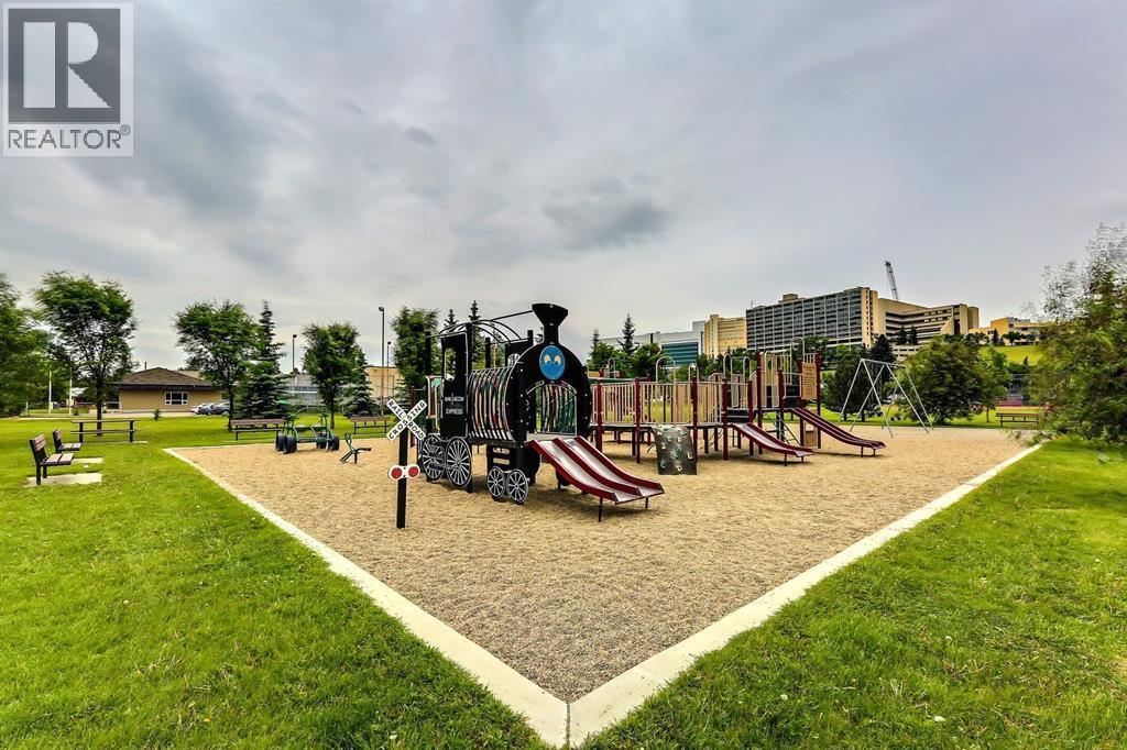 2918 6 Avenue Nw, Calgary, AB - Outdoor