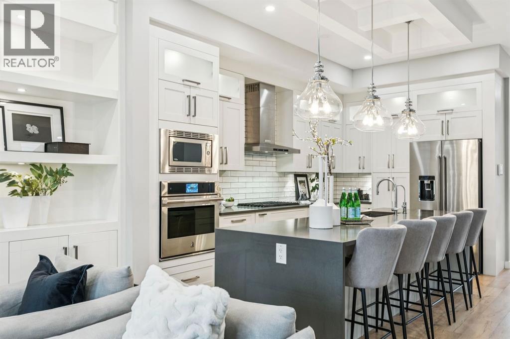 2918 6 Avenue Nw, Calgary, AB - Indoor Photo Showing Kitchen With Upgraded Kitchen