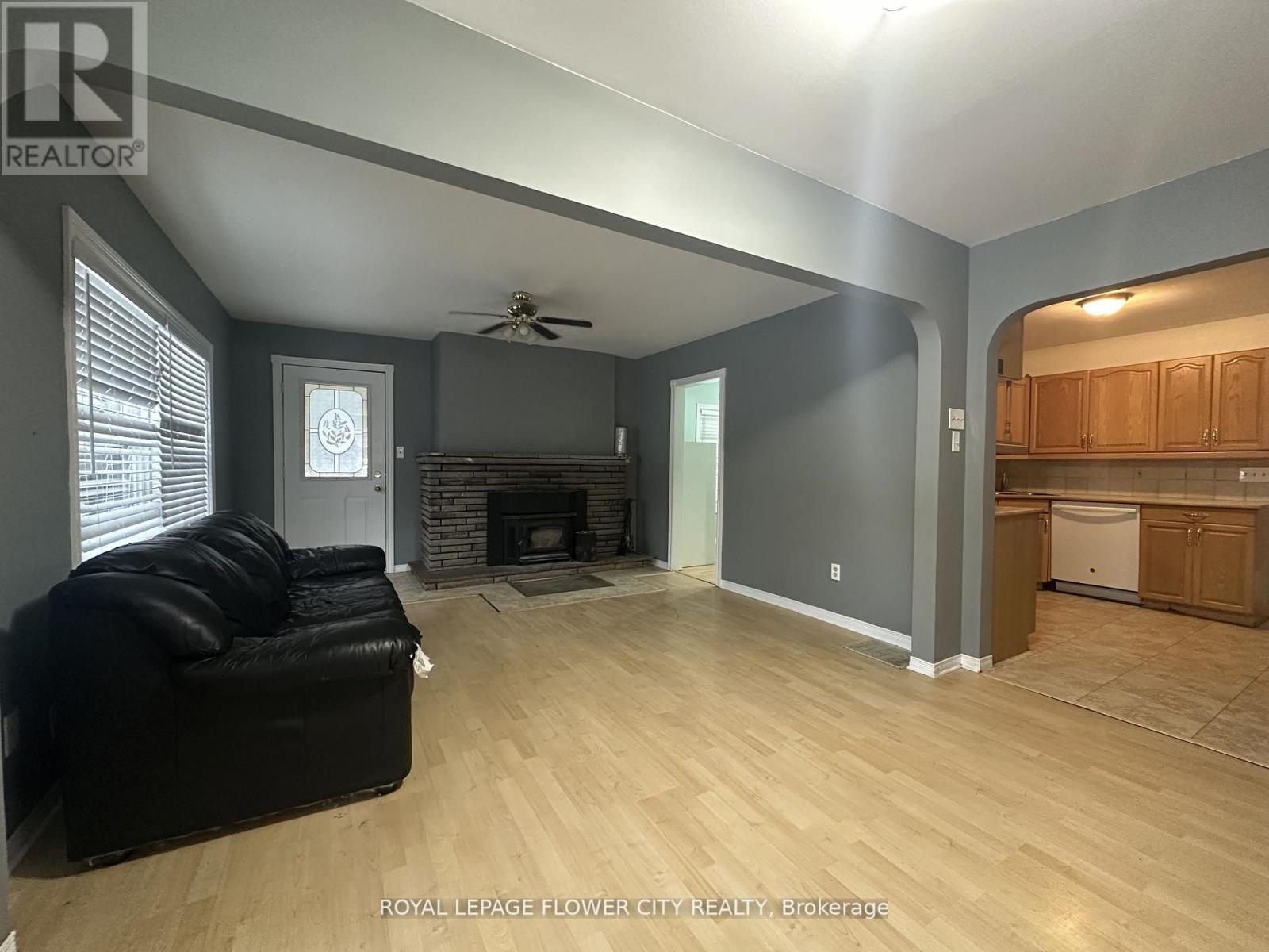 9406 Sideroad 5 Side Road, Erin, ON - Indoor Photo Showing Living Room With Fireplace