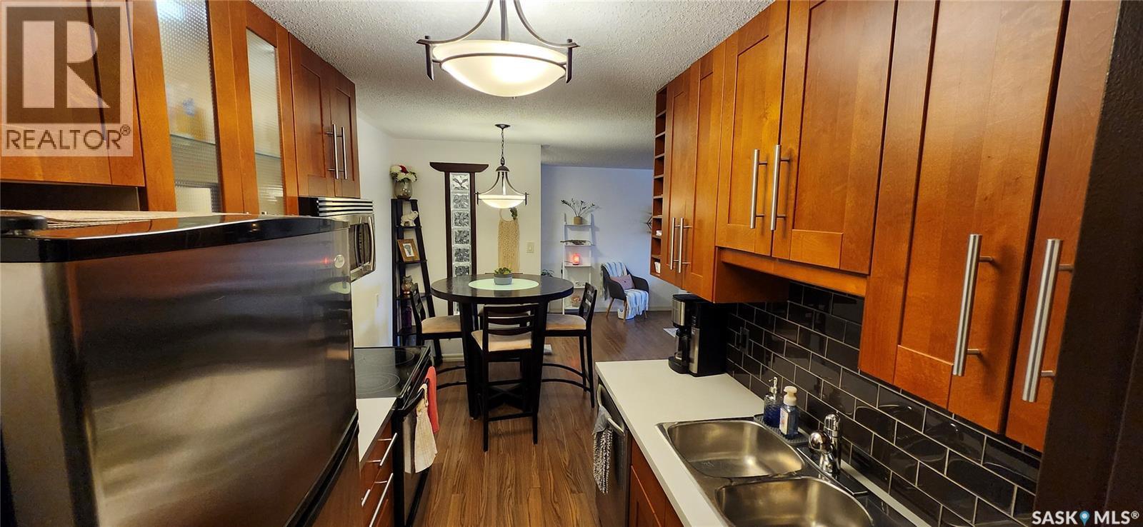 206 802A Kingsmere Boulevard, Saskatoon, SK - Indoor