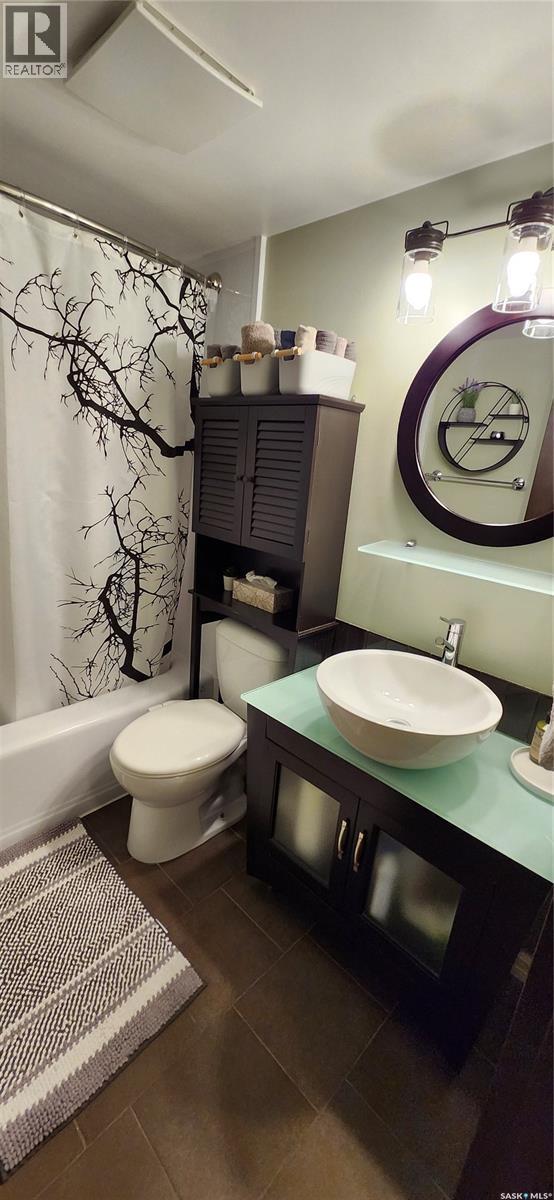 206 802A Kingsmere Boulevard, Saskatoon, SK - Indoor Photo Showing Bathroom