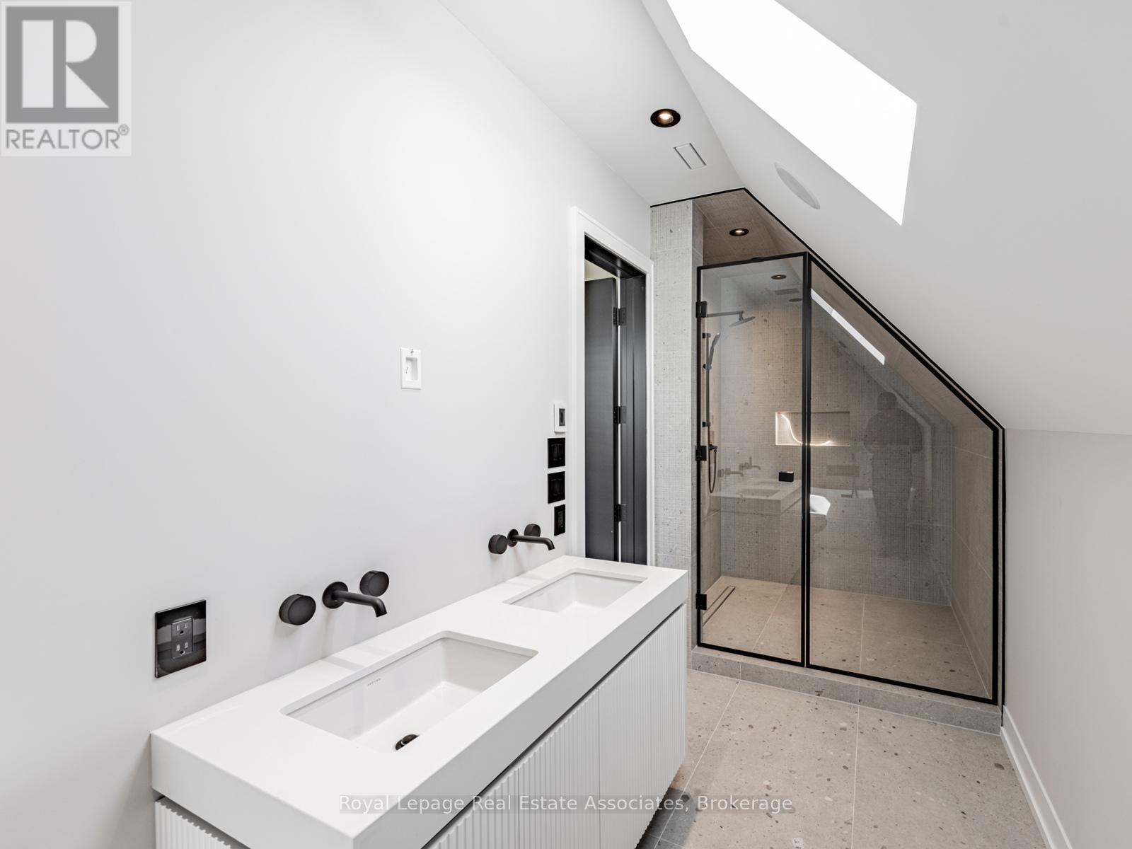 953 Halliday Avenue, Mississauga, ON - Indoor