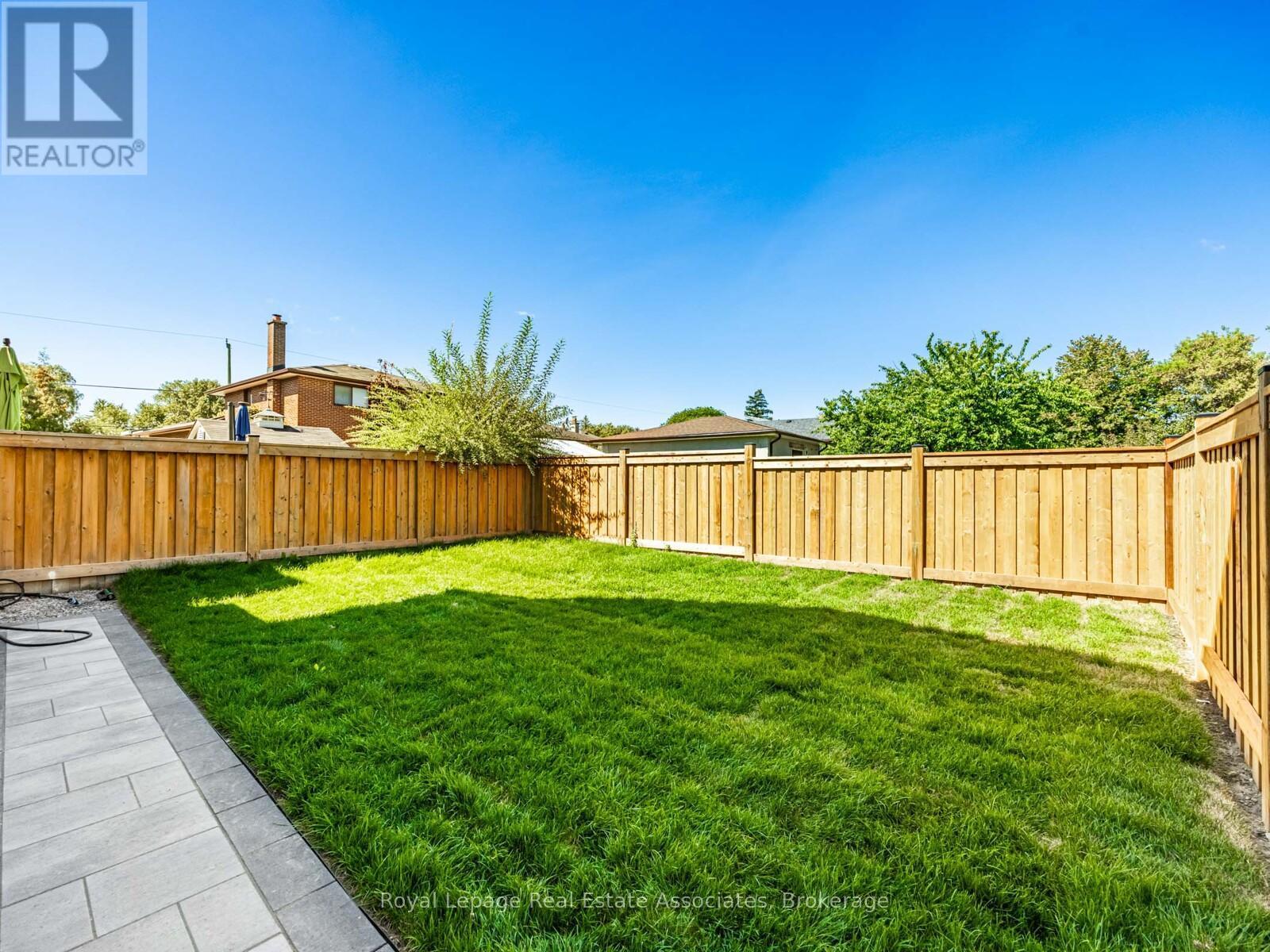 953 Halliday Avenue, Mississauga, ON - Outdoor With Backyard