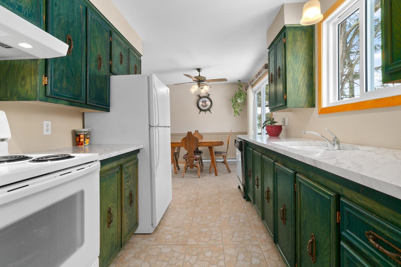 Kitchen - 4505 Rue Galarneau, Terrebonne (Terrebonne), QC - Indoor Photo Showing Kitchen