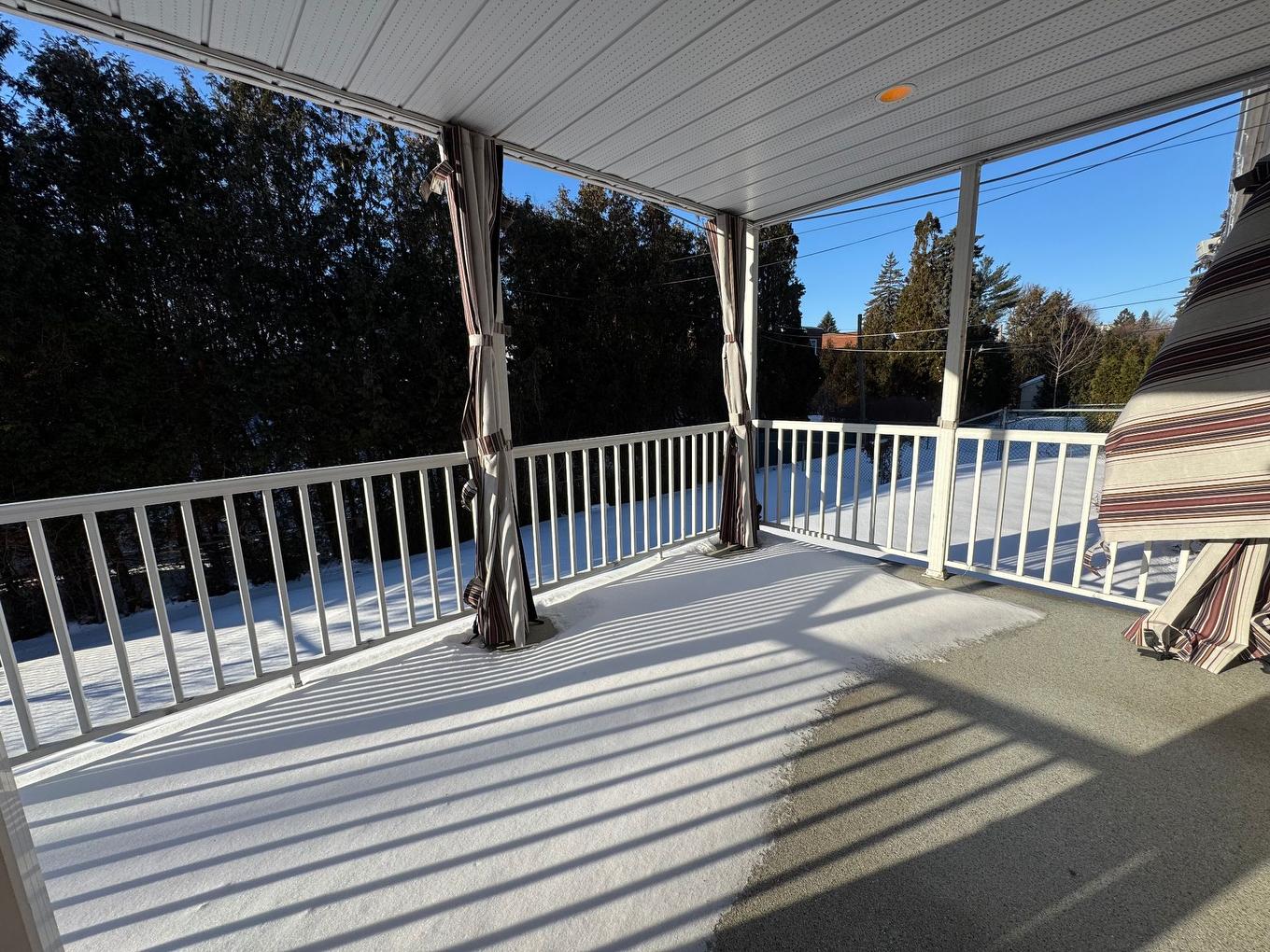 Terrasse - 5140 Av. O'Bryan, Montréal (Côte-Des-Neiges/Notre-Dame-De-Grâce), QC - Outdoor With Exterior