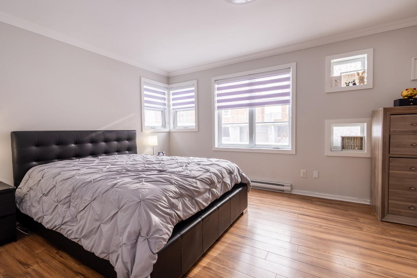 Primary bedroom - 9978 Boul. Perras, Montréal (Rivière-Des-Prairies/Pointe-Aux-Trembles), QC - Indoor Photo Showing Bedroom
