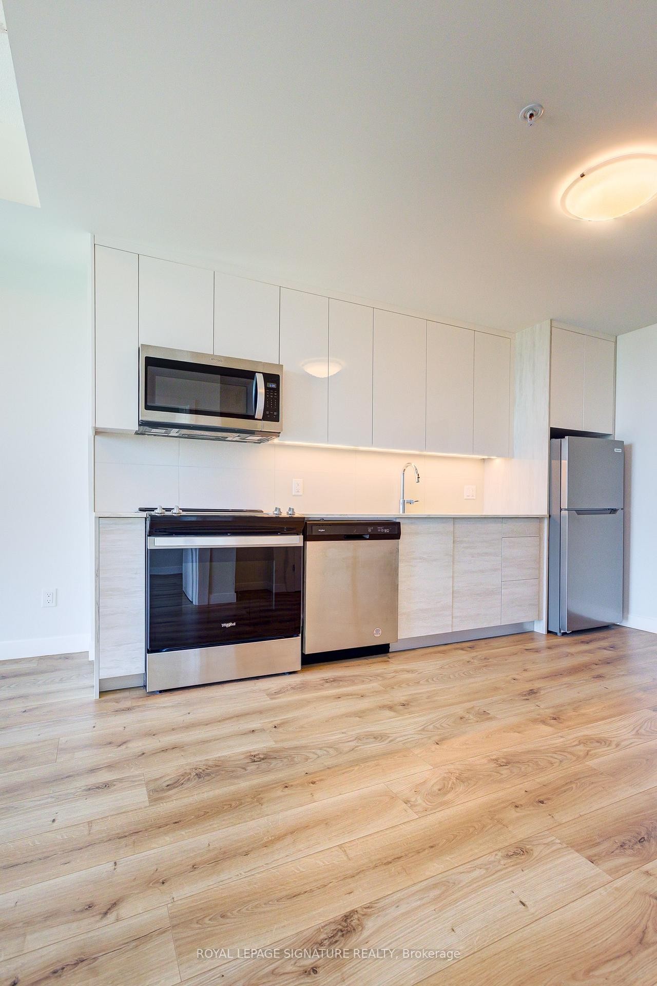 3901-60 Frederick Street, Kitchener, ON - Indoor Photo Showing Kitchen