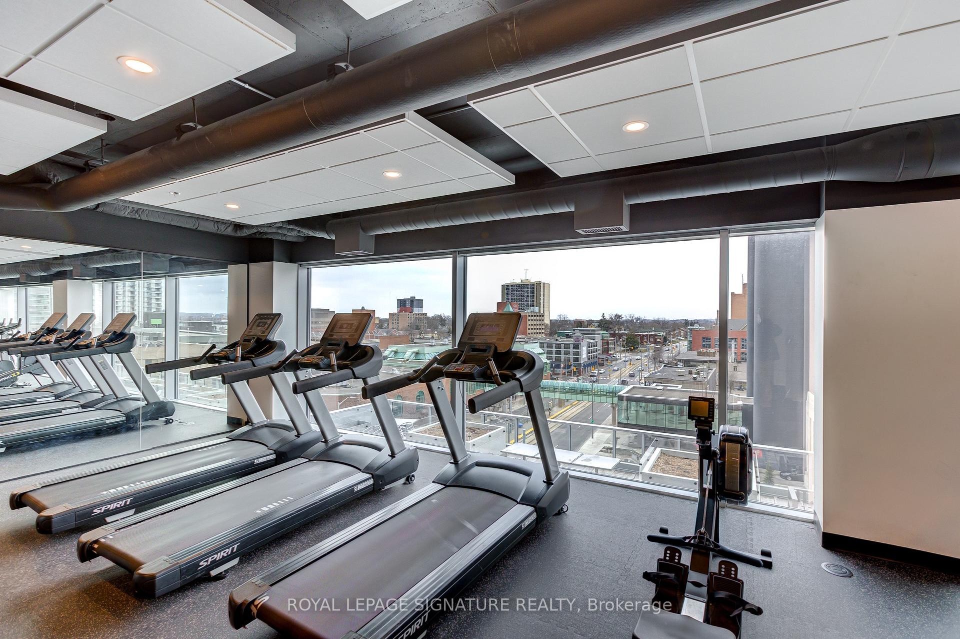 3901-60 Frederick Street, Kitchener, ON - Indoor Photo Showing Gym Room