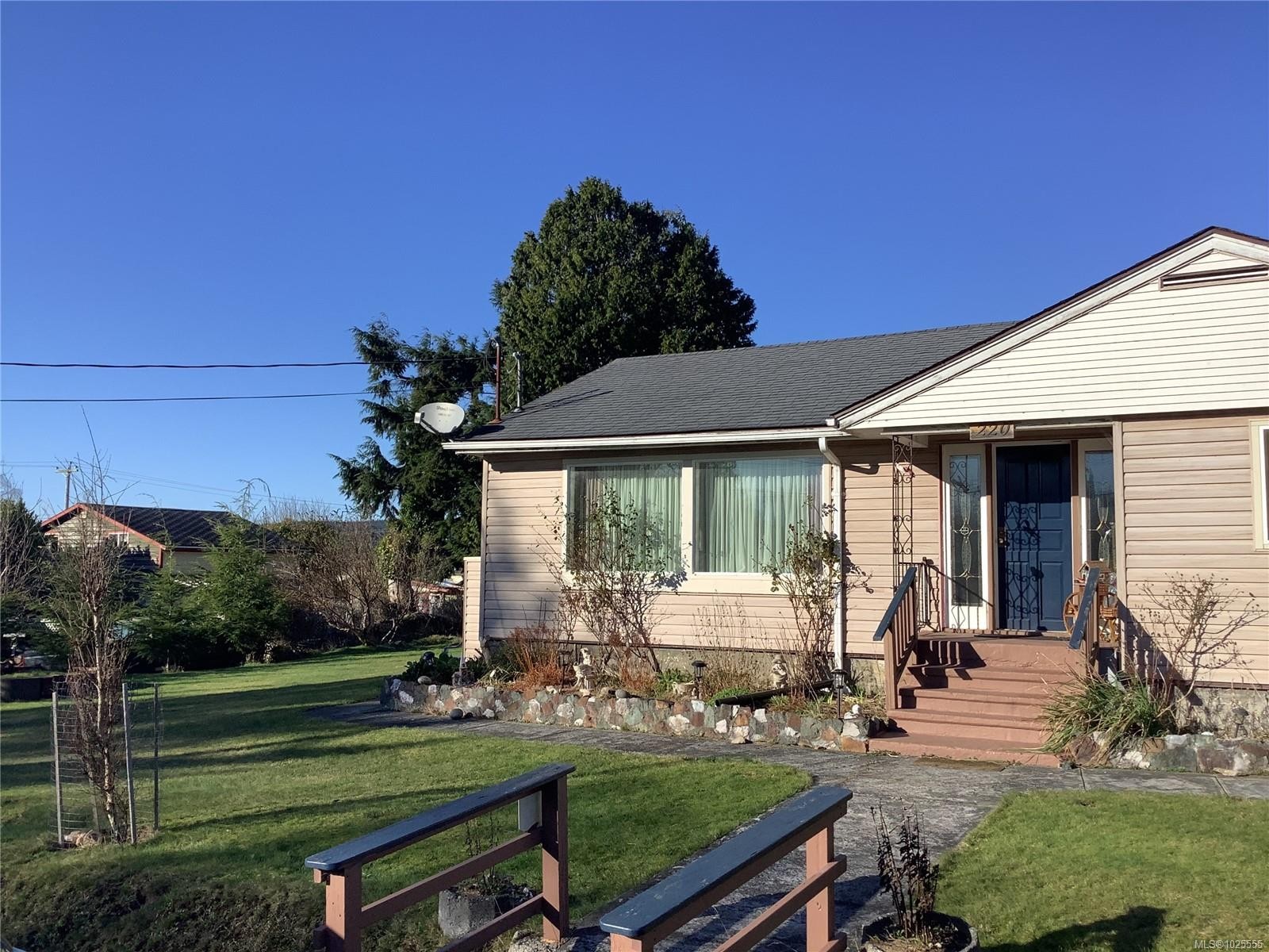 220 17Th Ave, Sointula, BC
