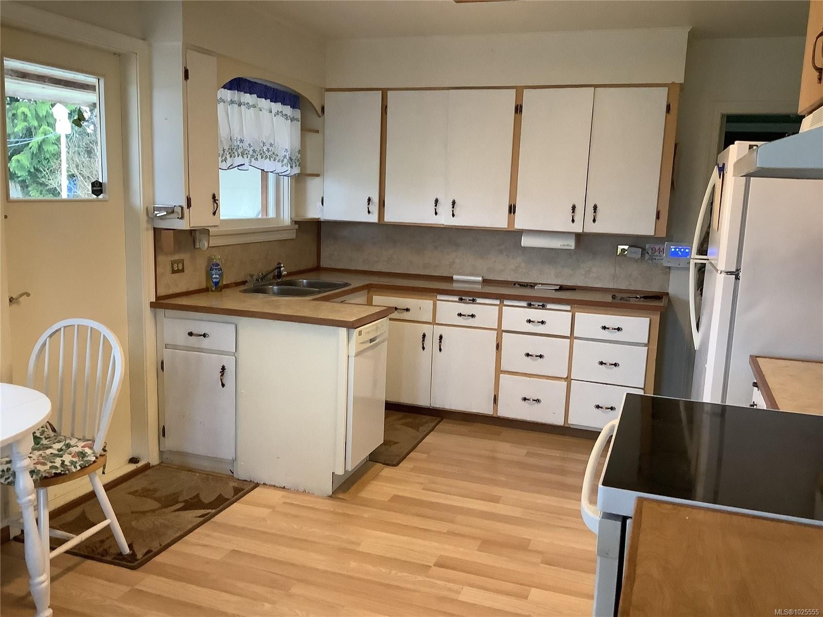 220 17Th Ave, Sointula, BC