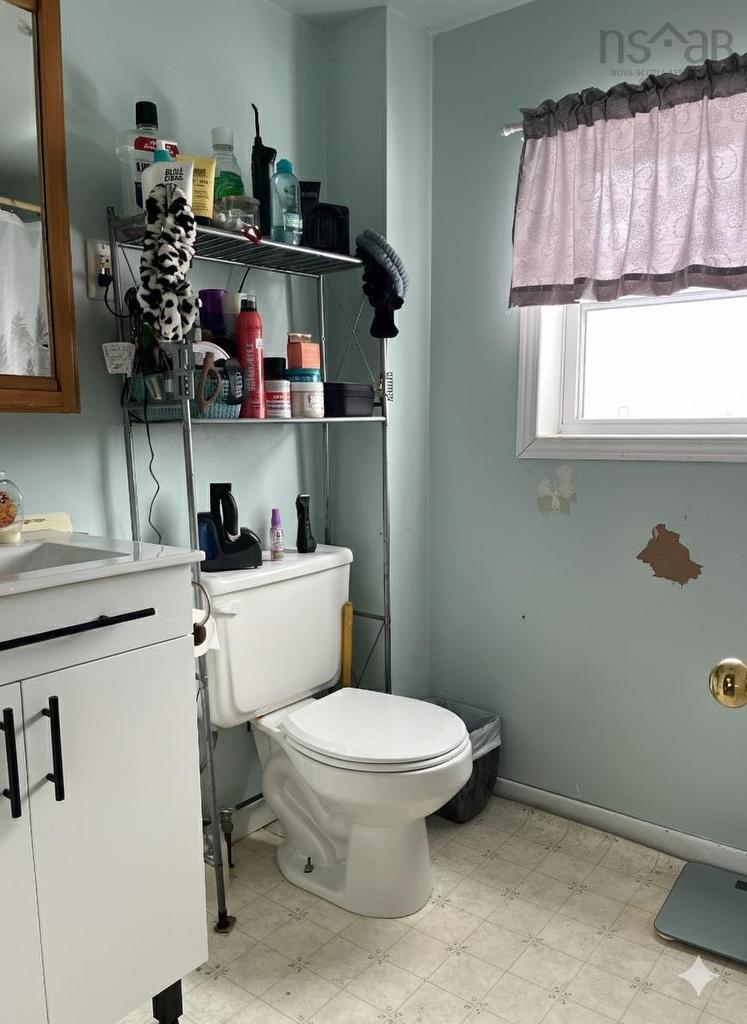 68 Mcgee Street, Springhill, NS