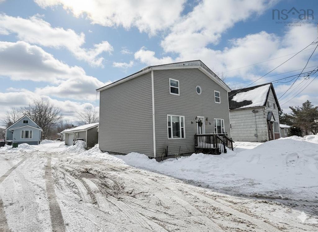 68 Mcgee Street, Springhill, NS