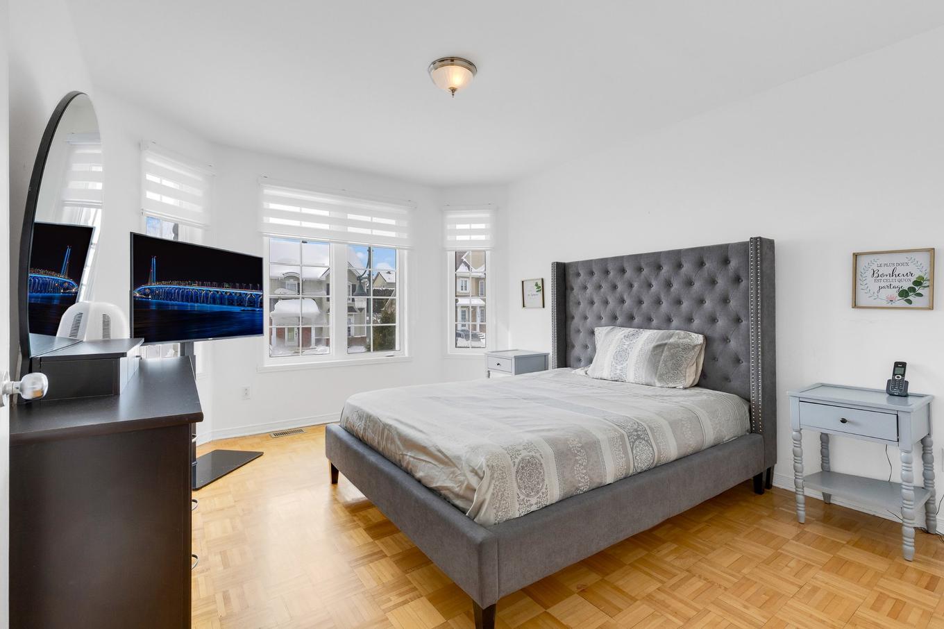 Primary bedroom - 563 Rue D'Aubervilliers, Terrebonne (Terrebonne), QC - Indoor Photo Showing Bedroom