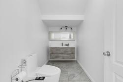 Powder room -